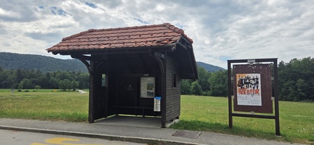  avtobusna nadstrešnica, Utik