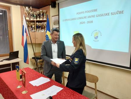 Podpisana pogodba o opravljanju gasilske službe v občini Vodice